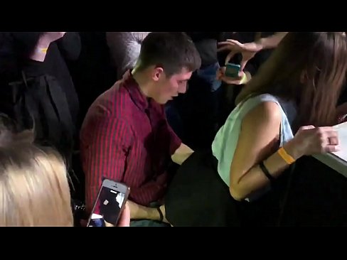 ❤️ Tinuod nga sekso sa usa ka nightclub sa Russia. Ang 18-anyos nga Ruso nga babaye sa anus ug puwerta nakighilawas sa usa ka nightclub Sex video sa ceb.tube-sexer-com.ru ❌️